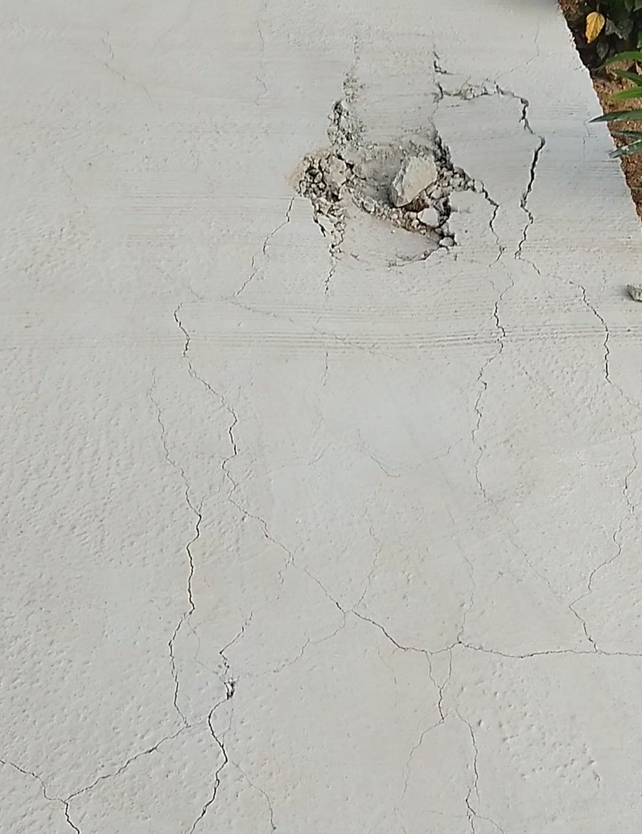 RajenderMPTC's tweet photo. These are the NEW CC roads laid on 7/01/2024 in Hajipur village, yadadri bhongir district which were completely damaged within one month.

No quality in these roads 
No maintenance
Full of corruption..
@Collector_YDR
@ACLB_Yadadri
@KDRtweets https://t.co/0rQ5S0zdZ4