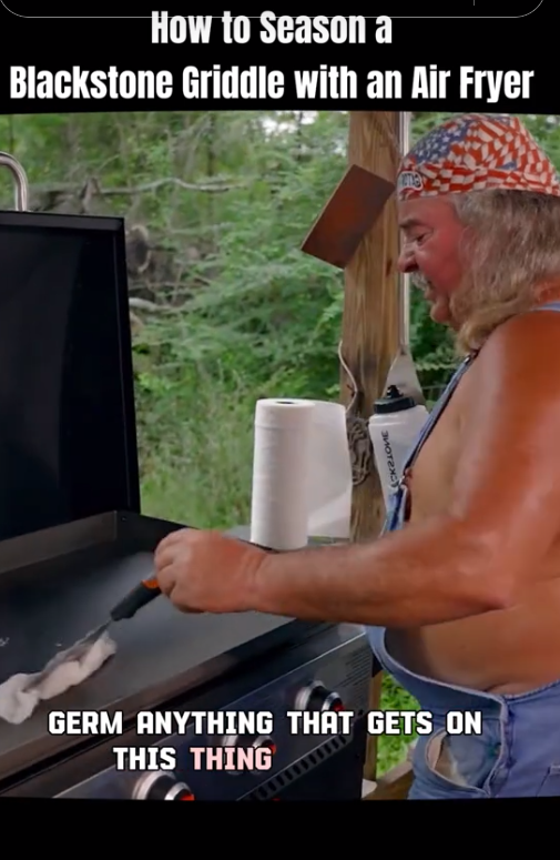 RuBeerology's tweet photo. brucemitchells teaches you how to season a griddle - you know he means business cuz that bandana -
i only followed him cuz the elaborate explanation and his golden-brown cajun chicken arms #HungryTweets https://t.co/xSAq9NgT5w