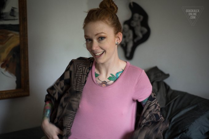 Now for something different... I love seeing GENUINE smiles 💞 Post yours below, and lets spread some