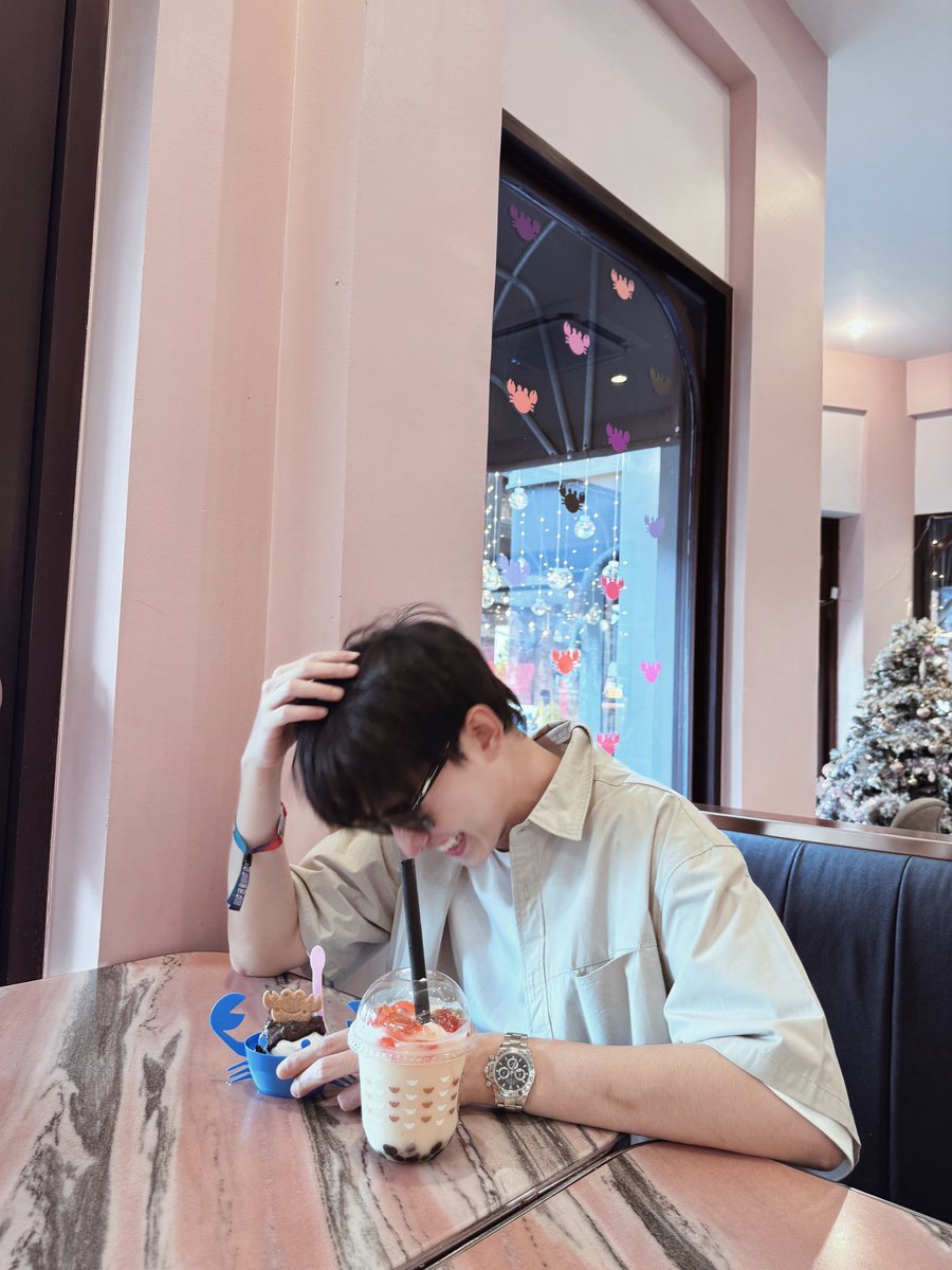 supanut_l's tweet photo. 🙃😁 ยิ้มหน่อยยย #supanut https://t.co/dqeN03tr8l