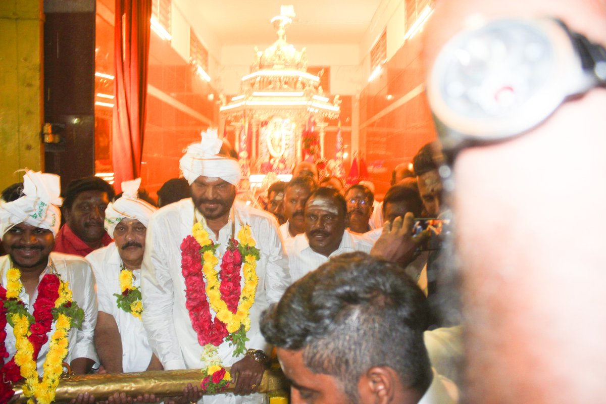 "தேவேந்திரகுல வேளாளர்" சமூகத்தின் நிகழ்கால தரவான வரலாற்று  சிறப்புமிக்க கி.பி 1528 பழனி செப்புபட்டயத்தின்படி அருள்மிகு பழனி #ஸ்ரீபாலதண்டாயுதபாணி திருக்கோவிலில் "தேவேந்திரகுல வேளாளர்" சமூகத்திற்கு பாத்தியப்பட்ட 27-ஆம் ஆண்டு தைப்பூசம் முதல் மரியாதை மண்டகப்படி &amp; #பரிவட்டம் கட்டும்