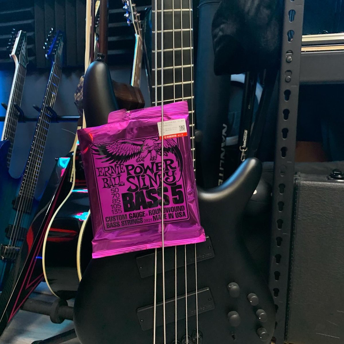 AndersOrozco's tweet image. Time to track bass.

#BassGuitar #MusicStudio #RecordingSession #MetalMusic #andersorozco #StudioLife #MusicProduction #BassTracking #Metalhead #MusicGear #StudioSession #BassPlayer #MetalInstrumentals #RecordingSetup #musicatudio @ibanezofficial @ernieball @DavisHo_01