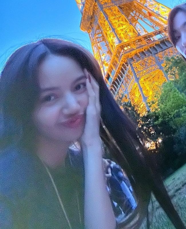 random lisa pics tweet media