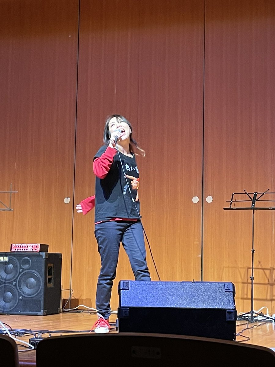 INBrecord's tweet image. No.19は講師パフォーマンス❣️映画、天使にラブソングをの挿入歌で有名な「oh happy day」を3人で熱唱👼R&amp;amp;B、JAZZ、Metalの3人のパワフルな化学反応でした💮✨️
#歌ってみた  #ボイトレ #音楽好きさんと繋がりたい  #ボーカル教室 #ギター教室 #弾いてみた #ボイストレーニング