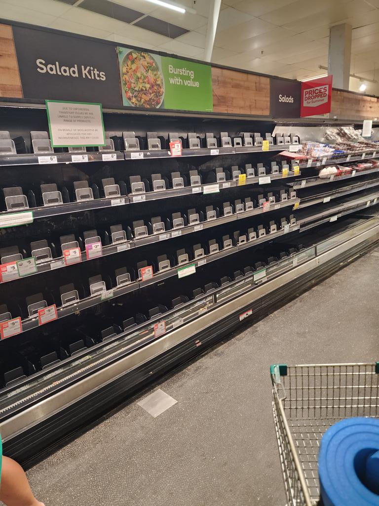 SimoneC0850's tweet photo. @IamFarmerRenee @MattBrannRURAL @NationalFarmers @Warwick_Long Majority gets trucked south first, then back to our shelves. A crazy system making absolutely no sense. Okra in Darwin, pumpkins, oysters (fresh??),beetroot packs, 1 fennel in Katherine
Nat Hwy and rail lines flooded multiple locations
#northernAus 🇦🇺 support
@MurrayWatt @AlboMP https://t.co/TJNYns6DOB