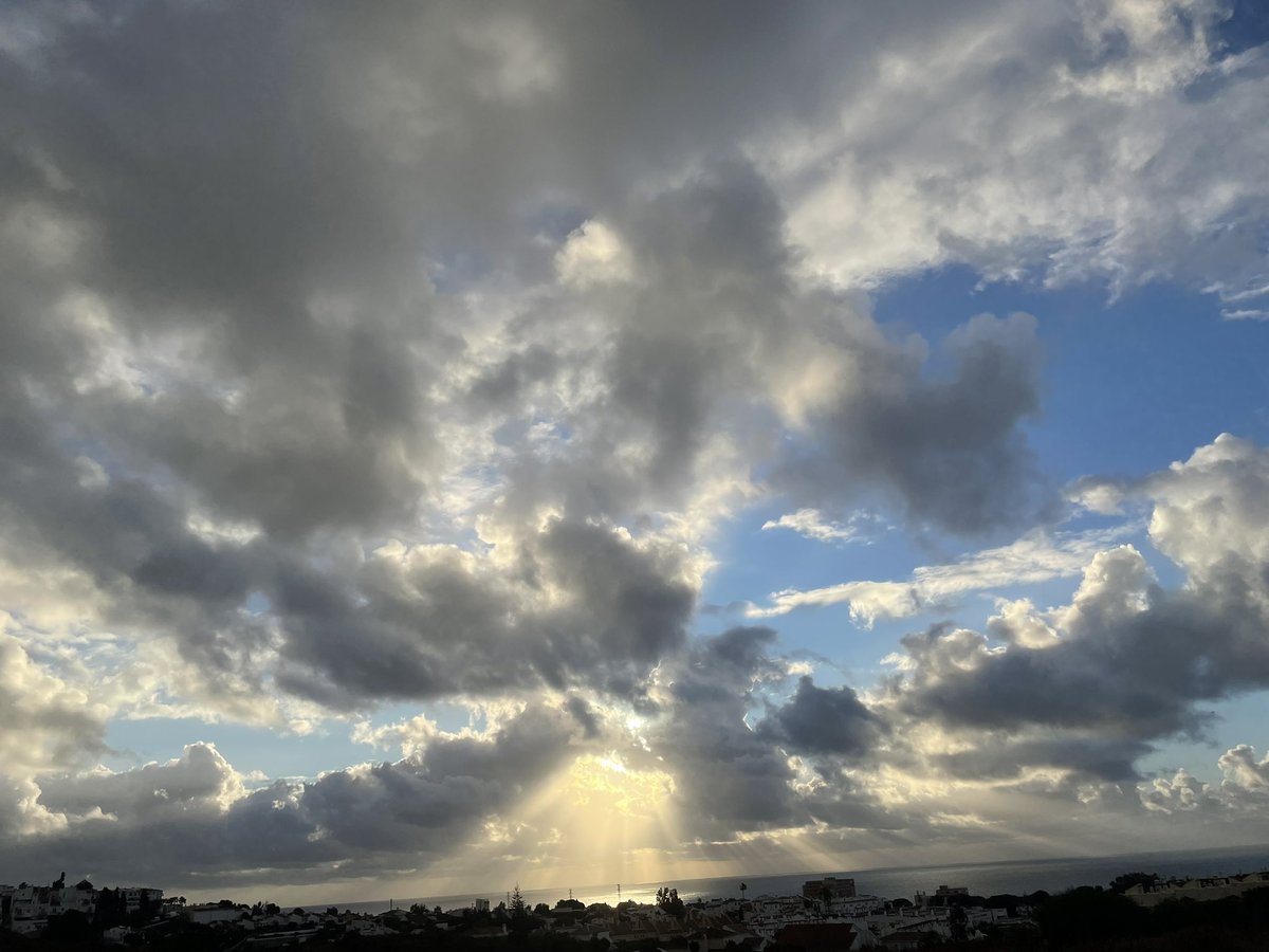 JairPrieto95's tweet image. Definitivamente grandioso, mágico y espectacular !!!
Gratitude to you for all God.
Overflowing blessings people ✨🫶🏼🙌🏼