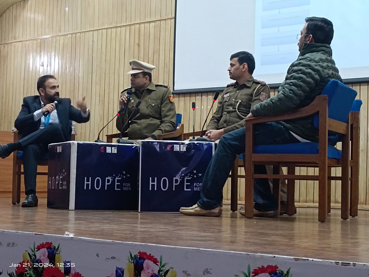 At #Hope4Men seminar we had a great session with cyber crime team of central zone on the increasing trend of sextortion & other cyber crimes via impersonation, cloning etc. Vital info on what to do in such situations, cyber helpline etc. Thanks @DelhiPolice @DCPCentralDelhi for…