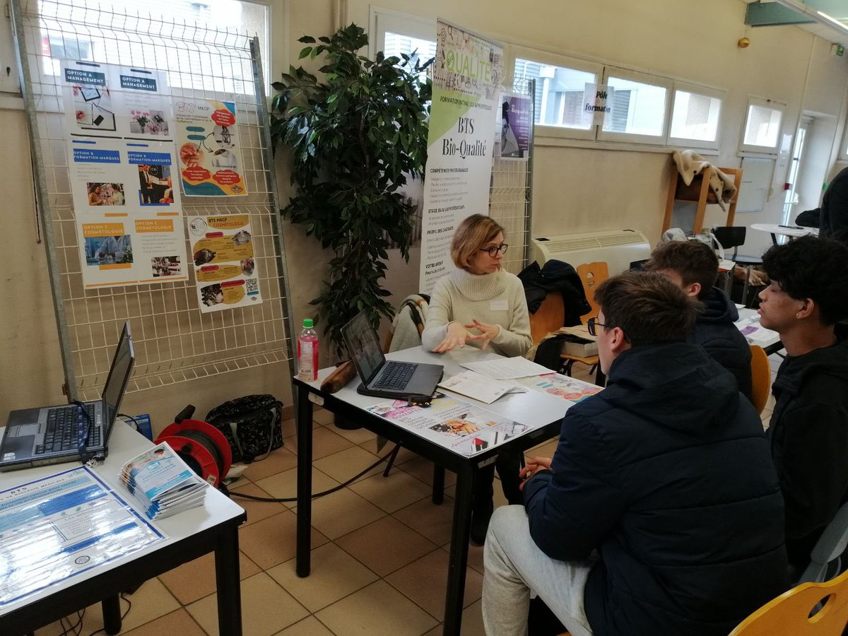 La cosmeto d’Helene tweet media