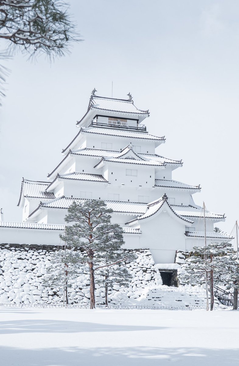 冬の鶴ヶ城が美しい
