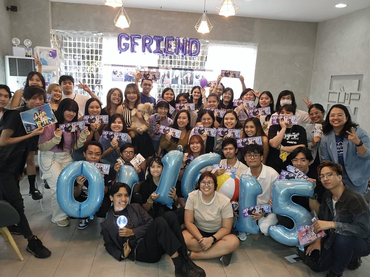Thank you so much for attending! See you all at our 10th anniversary celebration 🎊 

#GFRIEND
#여자친구
#9YearsWith9FRIEND
<a href="/GFRDofficial/">여자친구 GFRIEND</a> <a href="/VIVIZ_official/">VIVIZ</a> @konnect_YUJU <a href="/YERIN_OFFICIAL_/">예린 YERIN</a>
