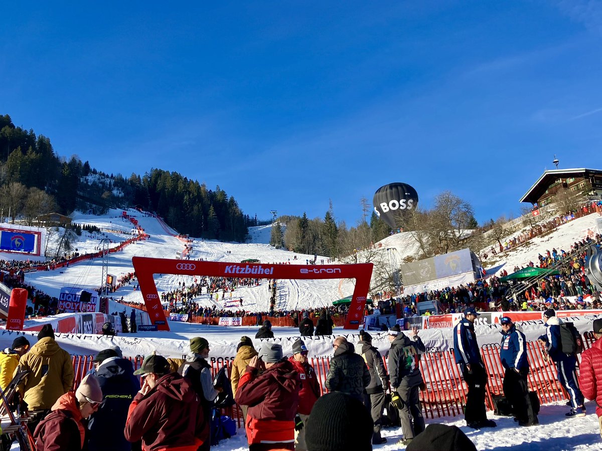 Schlusstag in #Kitzbühel. Heute noch der #Slalom am #Ganslernhang. Und wieder traumhafte äußere Bedingungen ☀️❄️ #SkiAlpin #Ski #Hahnenkamm #dpareporter