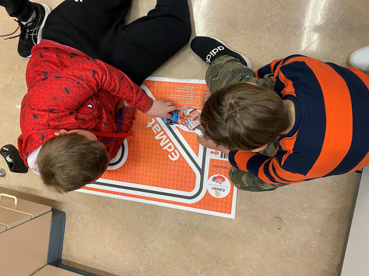 Ecole St. Michael’s School tweet media