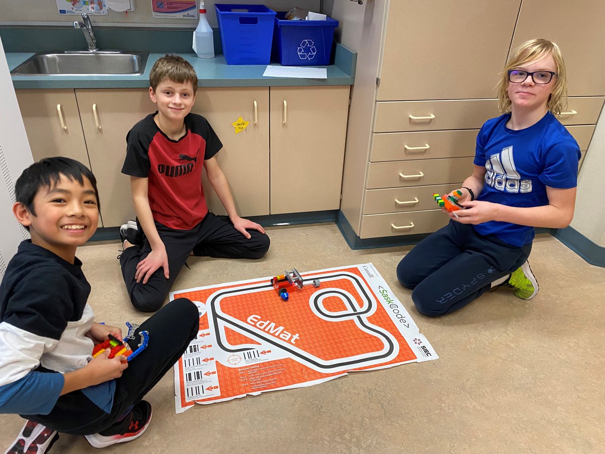 Ecole St. Michael’s School tweet media