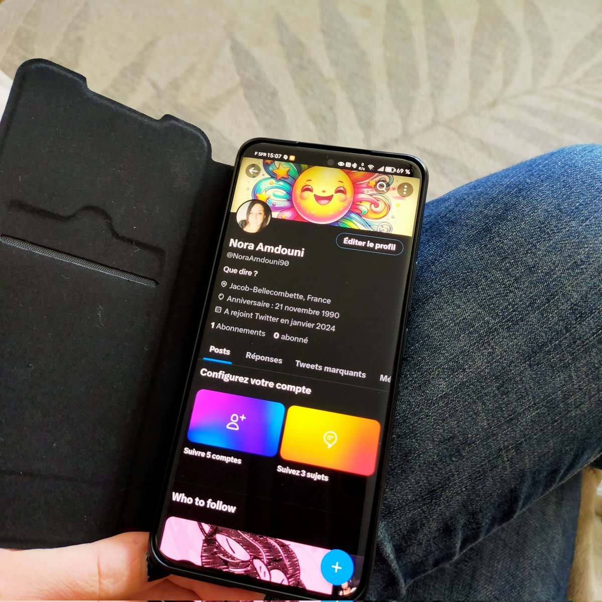 Hello everybody. Comment allez-vous ? Comment se passe vos week-ends ? Changement de téléphone, création d'un nouveau compte car je ne me souviens plus du mot de passe de celui-ci mais cela ne fait rien le principal c'est d'avoir X. Je vous fais part de mon nouveau profil X si