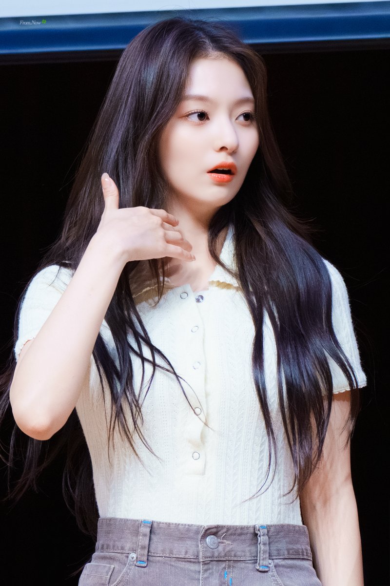 Fromis_Now's tweet image. 230617 #wenow  프로미스나인 나경    

 🫦

#fromis_9 #이나경