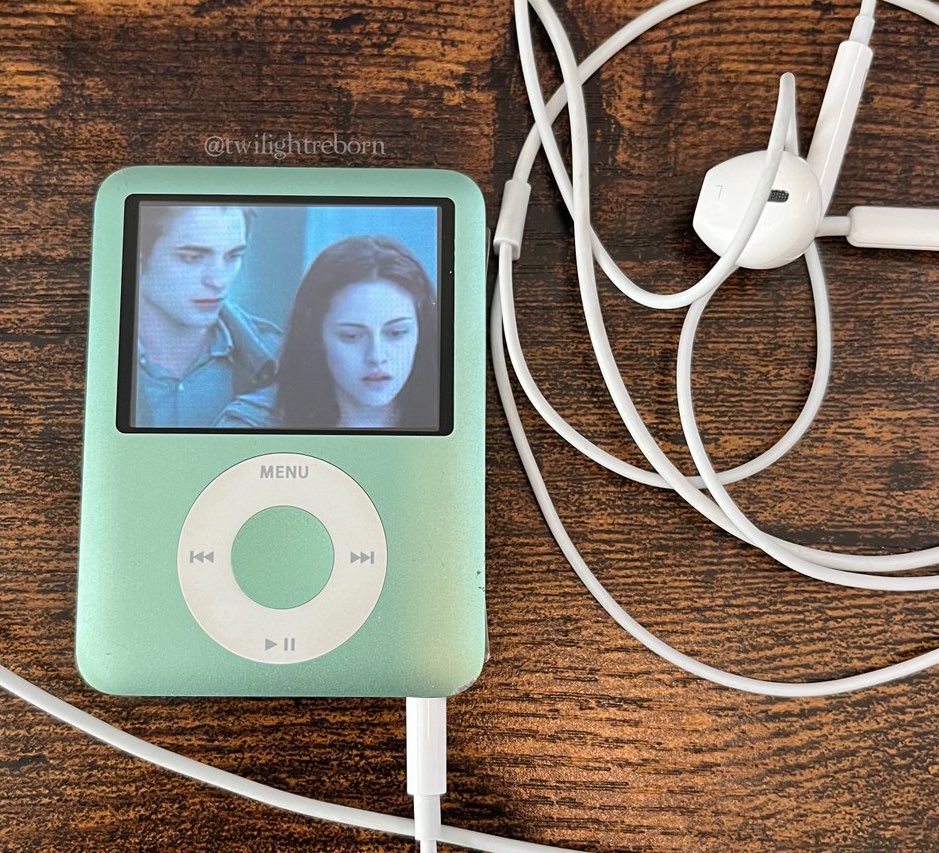 PopCulture2000s's tweet image. what if we watch twilight together on my ipod nano?
