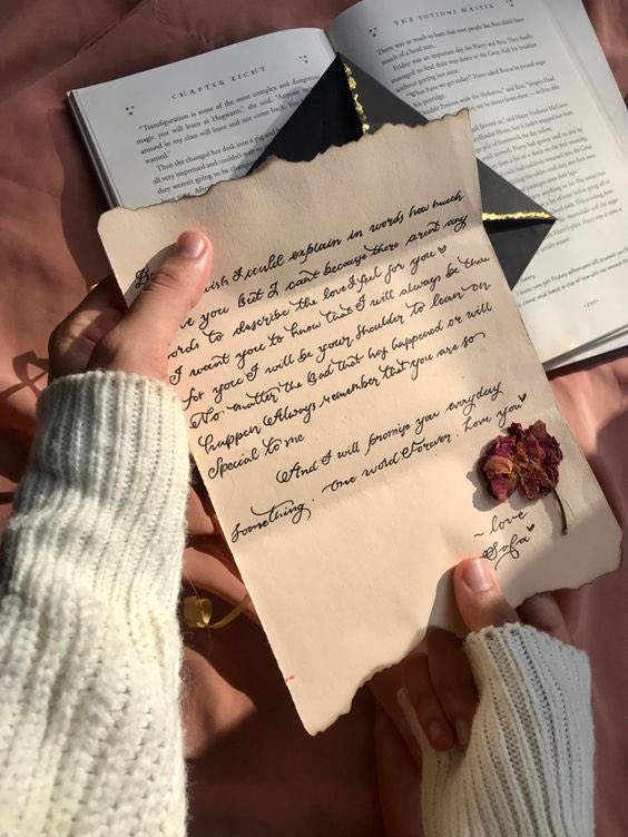 hassham_waleed's tweet photo. Love letter or Flowers ??
#AsianCup2023 🇮🇶♥️#MitchellMarsh #YumnaZaidi #IPLTrad #ImadWasim #BabarAza #PakistanCricket #PAKvsAUS #RashmikaMandanna #IPL2024 #LoveYourW2023 #toyshow #TeJran https://t.co/1heYK7jtUX