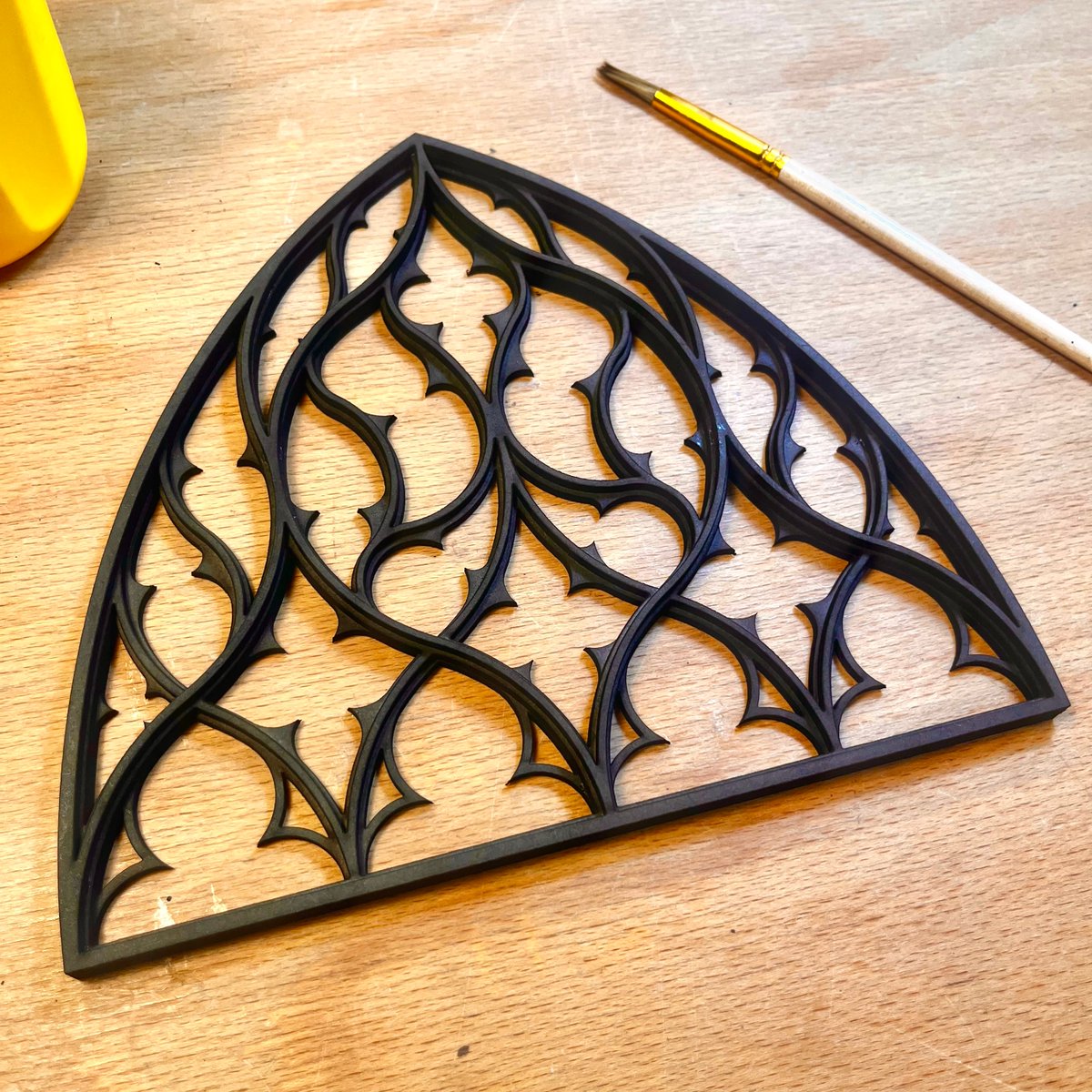 aliekens's tweet photo. I'm doing a deep dive into the principles of gothic (ruler-and-compass) design as I'm pondering LED displays reminiscent of stained glass windows. 
Here's a rather complex example of a so-called "flamboyant gothic" window design. https://t.co/xAhXJ7ashi