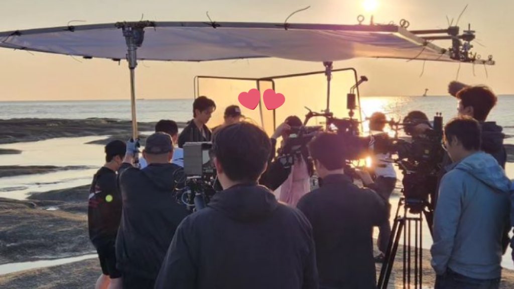 NJHIST0RY's tweet photo. More behind the scenes pics of Song Kang and Kim Yoo Jung from the crew in the set of My Demon! 🫶🏻

#MyDemon #SongKang #KimYooJung https://t.co/xmOiYHKGvW