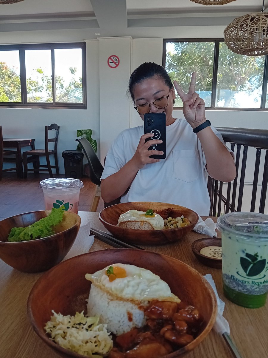 jJAMmpong's tweet photo. Date for today 💕 https://t.co/dGzZ8lIL0C