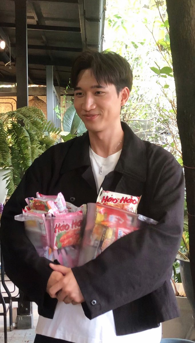 เห็นมั้ยย ว่าคุณเค้าตั้งใจเอามาฝากจริงๆ นัลล๊าคค ☺️

#Happy26thNohBD 
#Nohphouluang
#วีนัสของโน่