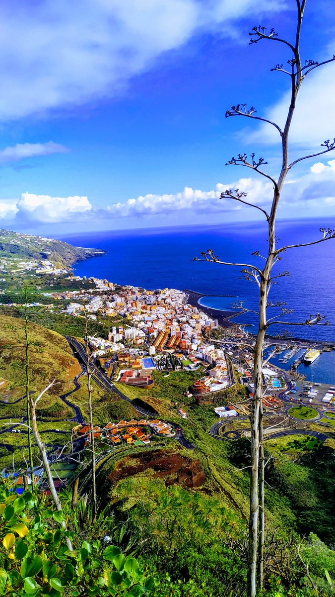 Sta.Cruz de La Palma #FelizDomingo @Lost_in_laPalma <a href="/palmaoutdoor/">LaPalmaoutdoor</a> <a href="/EmocionesCan/">Emociones Canarias</a> #Canarias  #Enjoy #lapalma