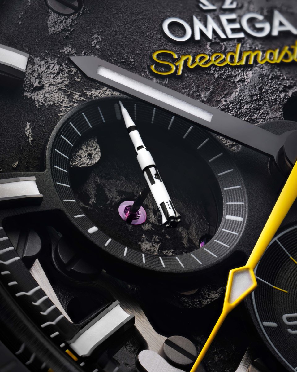 cotedesmontres's tweet image. #Omega regagne l’#orbite d’#Apollo8 avec une nouvelle #Speedmaster #DarkSide of the #Moon - La #petiteSeconde, réalisée en #titane grade 5, à 9h, reprend la silhouette de la célèbre #fusée #SaturnV de la @NASA…
@omegawatches #DarkSideoftheMoon
lacotedesmontres.com/Omega-regagne-…