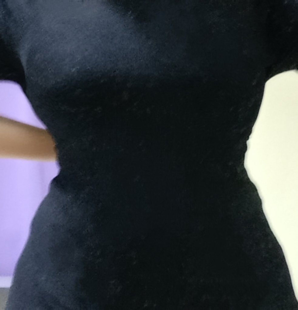 Bshuu_'s tweet photo. 突然想到以前挺火的那个宽松T恤，镜子有点脏啊•᷄ •᷅

#女大 #腰 https://t.co/vD6VUrMwHu