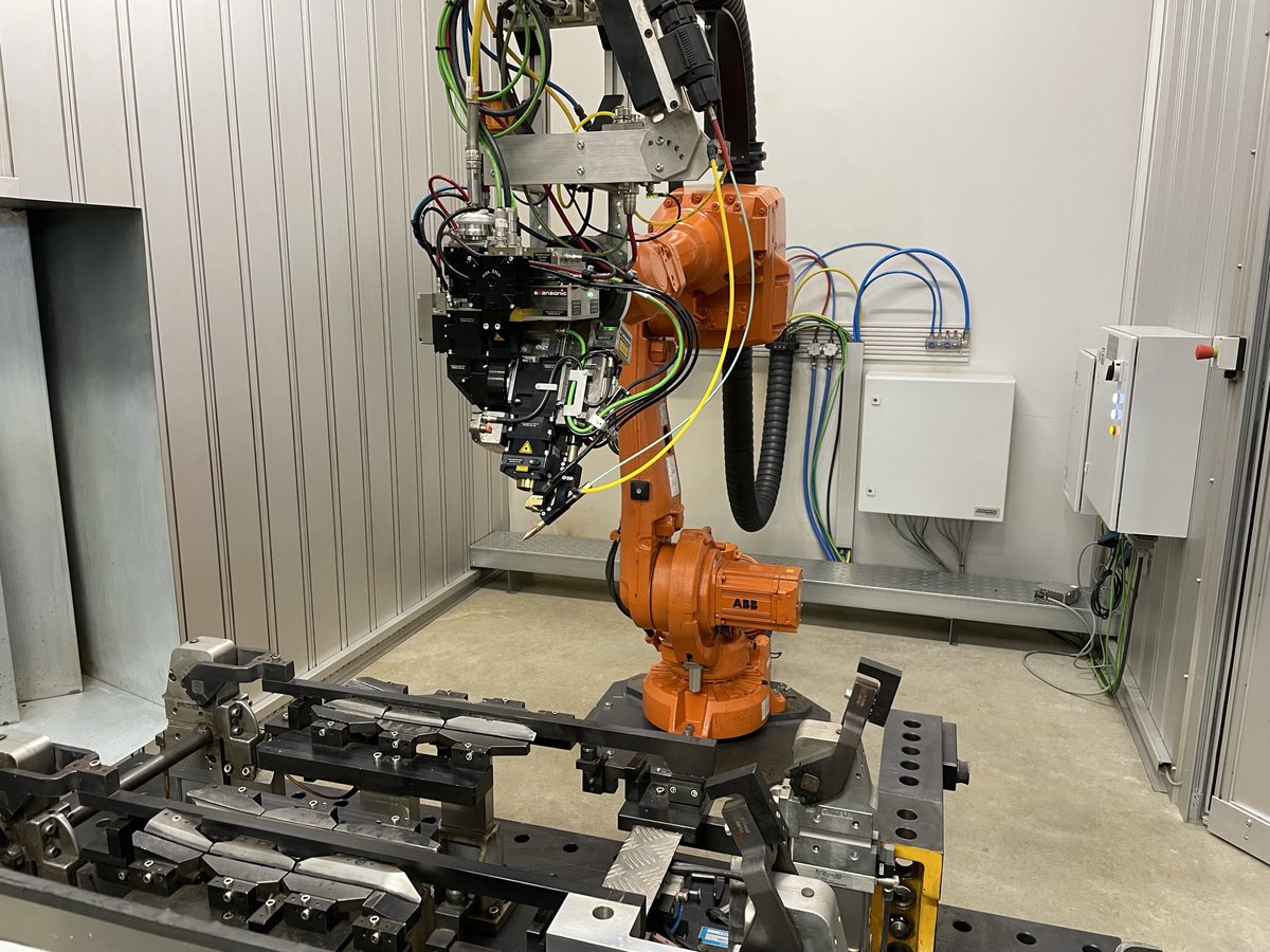 4innovative's tweet photo. #Schweißtechnik &amp; #Leichtbau 
Am 26.01.2024 ist es wieder so weit - bereits zum 09. Mal - 09. Joinventure Leichtbau-Workshop
https://t.co/vrvUt2v4BB
Mit Fachausstellung namhafter Firmen
#Fronius #Lorch #total_materia #cyberjoin #struers #migalco #erl_schweißtechnik #vauquadrat https://t.co/KlW1aPVnsn