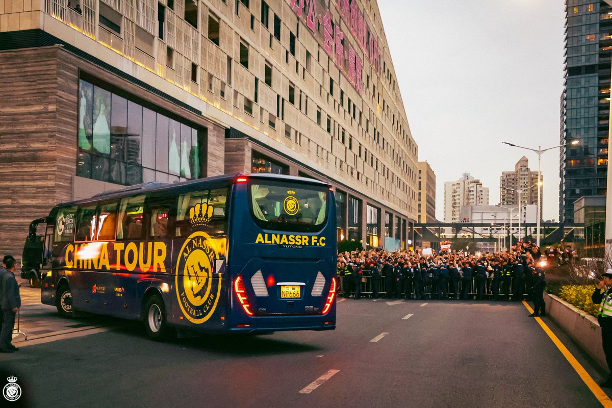 falahsport's tweet photo. 1.409 مليار نسمة يتنفسون #النصر في #الصين ..!
#النصر يبني "سور الصين العظيم" بعد ماهدّه #ماجد_عبدالله عام 1984 م..!
#النصر_حديث_العالم https://t.co/9GJnSuQgxW