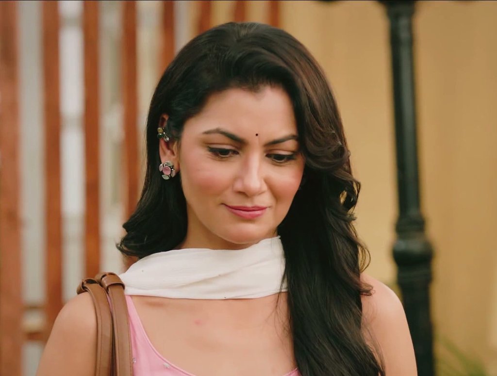 Itswarnali's tweet photo. No Garry don't be so delusional coz the reason behind this smile is her Shengdana not you! 🥹🫶

#SritiJha #ArjitTaneja #SriJit #Amruta #Virat #AmVira  #KaiseMujheTumMilGaye #KMTMG https://t.co/pCLeZmQqDx