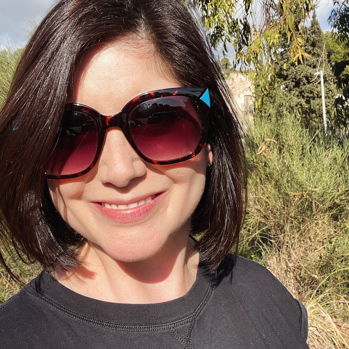 lisaronaghan's tweet image. Juuuust sickening, I know…

#littlebreak #actorslife🎬 #enjoyitwhileitlasts 

#nofilter 🤣