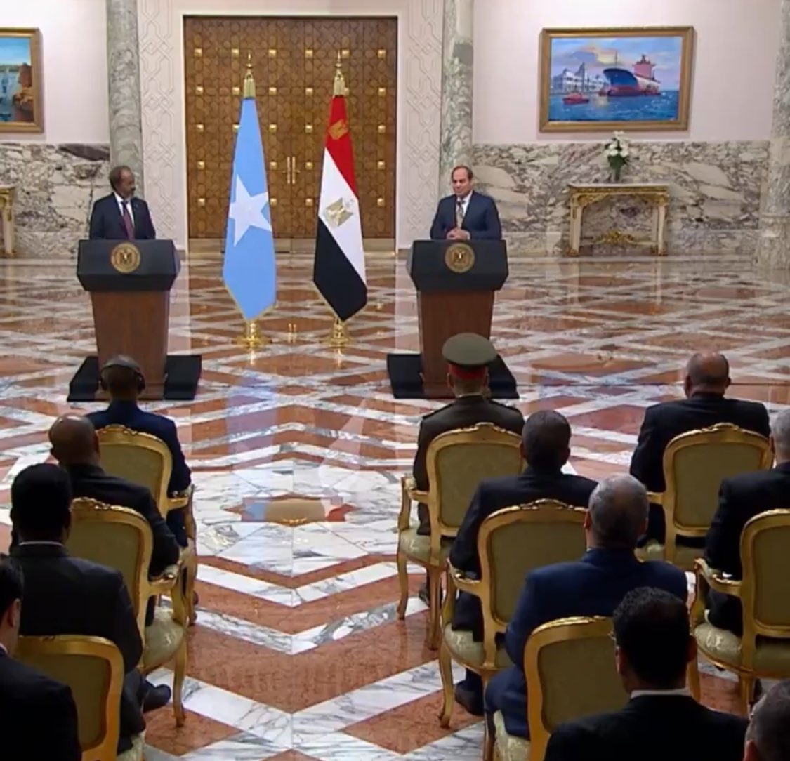 #Egypt Declares Strong Support for #Somalia's Security Against External Threats, Ready to Act!

In a meeting with President <a href="/HassanSMohamud/">Hassan Sheikh Mohamud</a>, President <a href="/AlsisiOfficial/">Abdelfattah Elsisi</a> affirmed #Egypt's commitment to #Somalia's security, staunchly rejecting any threats. Al-Sisi also opposed the