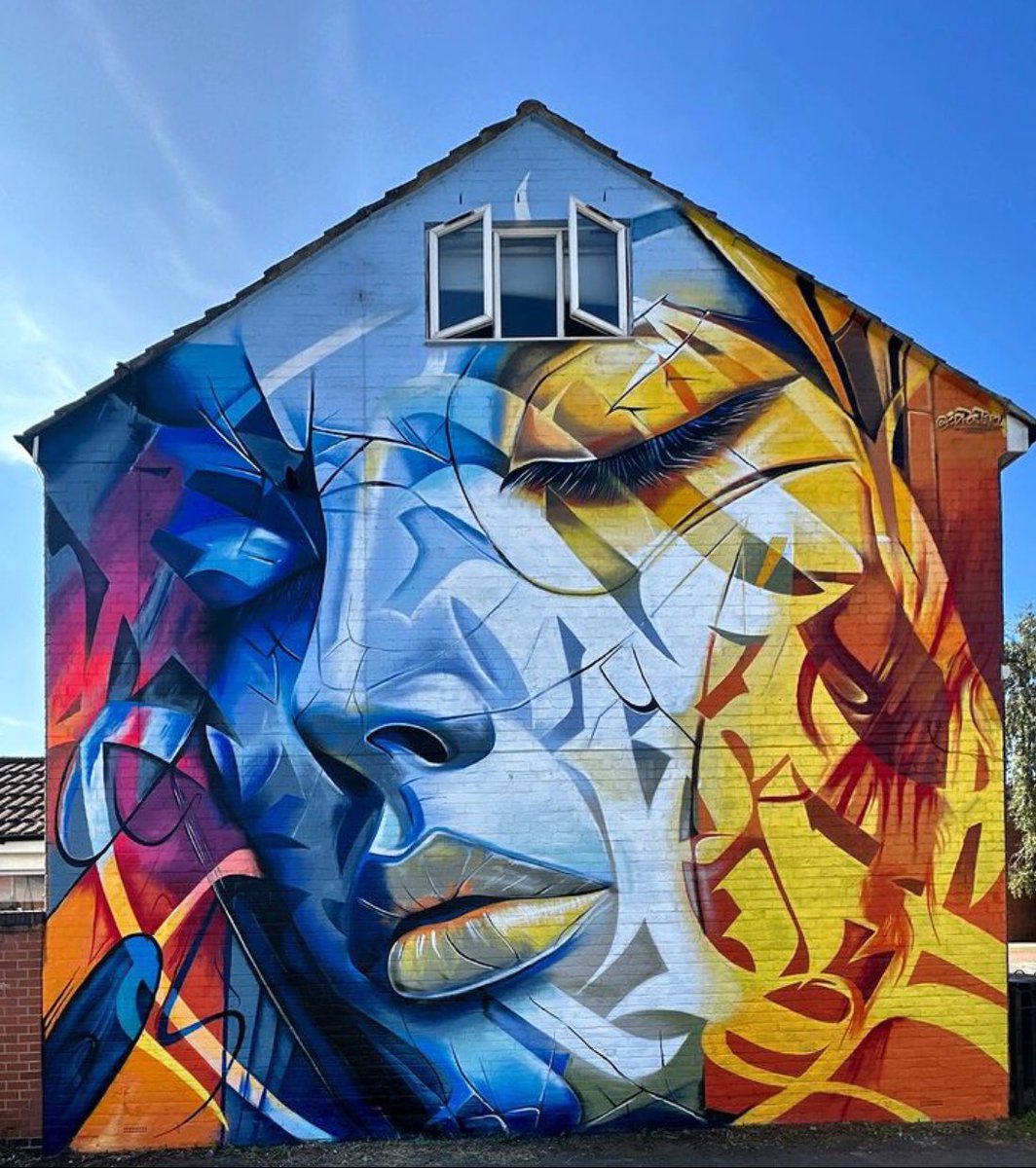 creginaldoa's tweet photo. my favorite #streetart (#swindon #wiltshire #england #uk “Sleeping Ice Queen” by Ed Poster @edposter1 #edposter) #art #urbanart #graffiti #creative #amazing #cra https://t.co/x8zONqFI3C