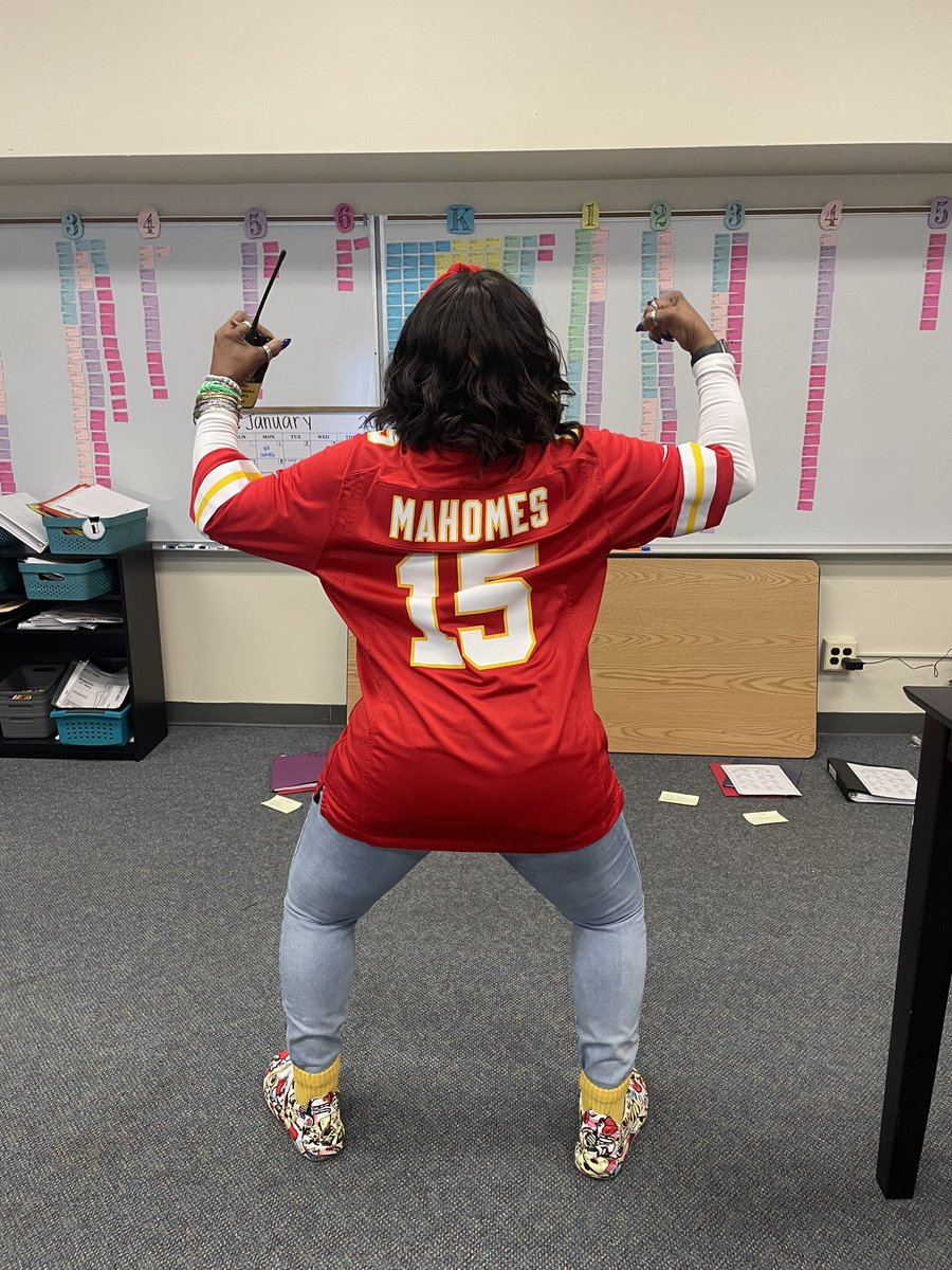 Rcsd34's tweet photo. At School #34, we have A LOT of Bills fans…and then Ms. Nelson! Go Bills!💙❤️🏈 #makeschoolfun #gobills #teampride @BuffaloBills @RCSDNYS https://t.co/3nUj0soBDG