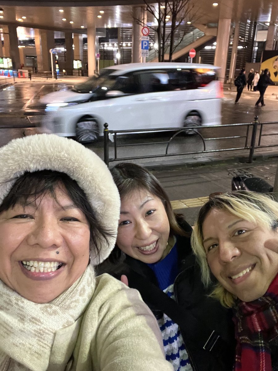 alfredo_in_jp's tweet photo. 蓄音機を聞いて...ポリフォンを聞いて...オルゴールを聞いて...楽しい! 🎵そして最後には友達と食事…素晴らしい!♥️ #蓄音機 #ポリフォン #オルゴール #gramophone #polyphon #musicbox #gramofono #polifono #cajamusical https://t.co/mZmyxC1WzG