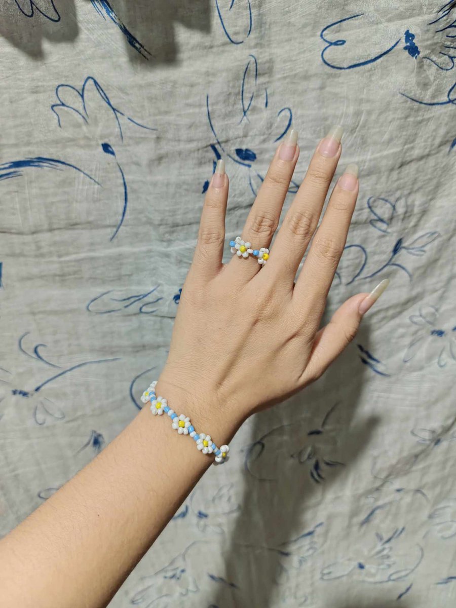 iamARA_09's tweet photo. LFB WTS - BEADED ACCESSORIES
Price Range:
Ring - 20 -25 pesos 
Bracelet - 30-40 pesos
Necklace - 50-60 pesos 
*depend on design &amp; size

 inspo below SVT Heaven 🫶

Open for Pre-Order
No to Rush Orders
MOP - Gcash/ Cash 
MOD - Meet up/Via Lalamove

DM for more details https://t.co/PjlYpUMrE4