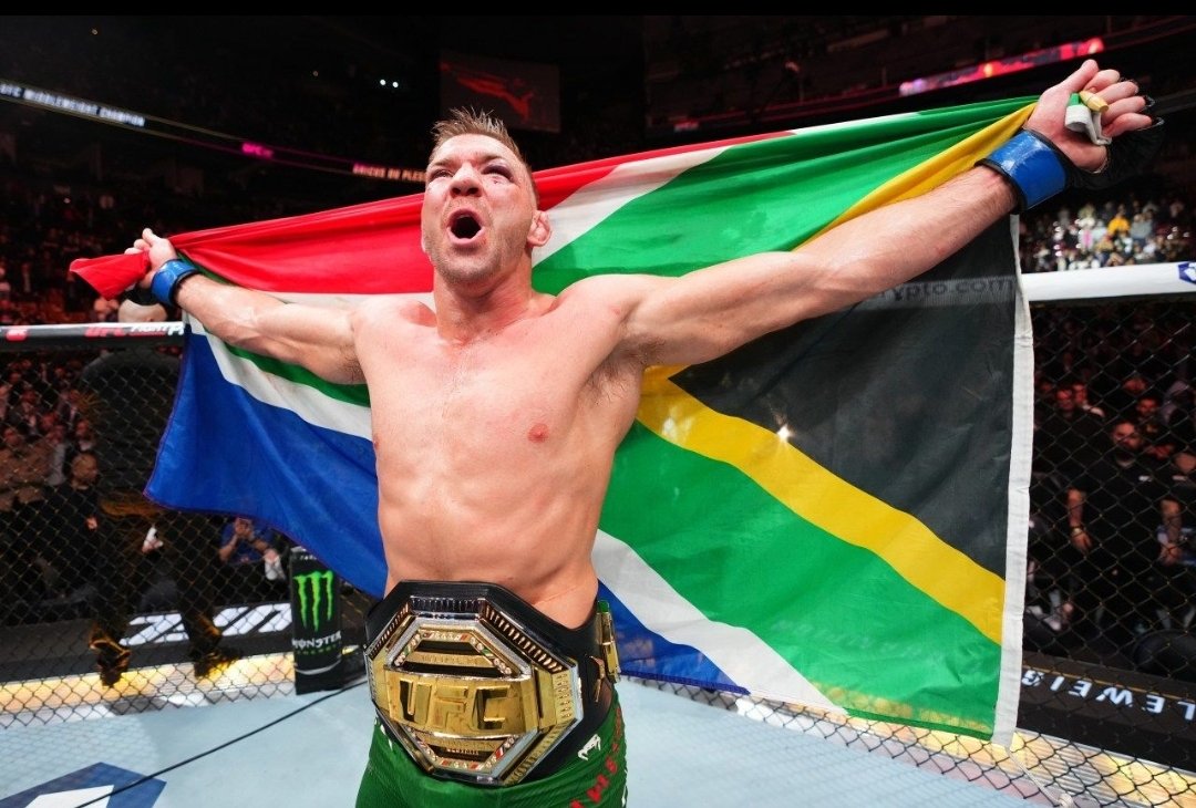 Jy het die land saamgebring weereens!! Trots SA <a href="/dricusduplessis/">Dricus Du Plessis</a>