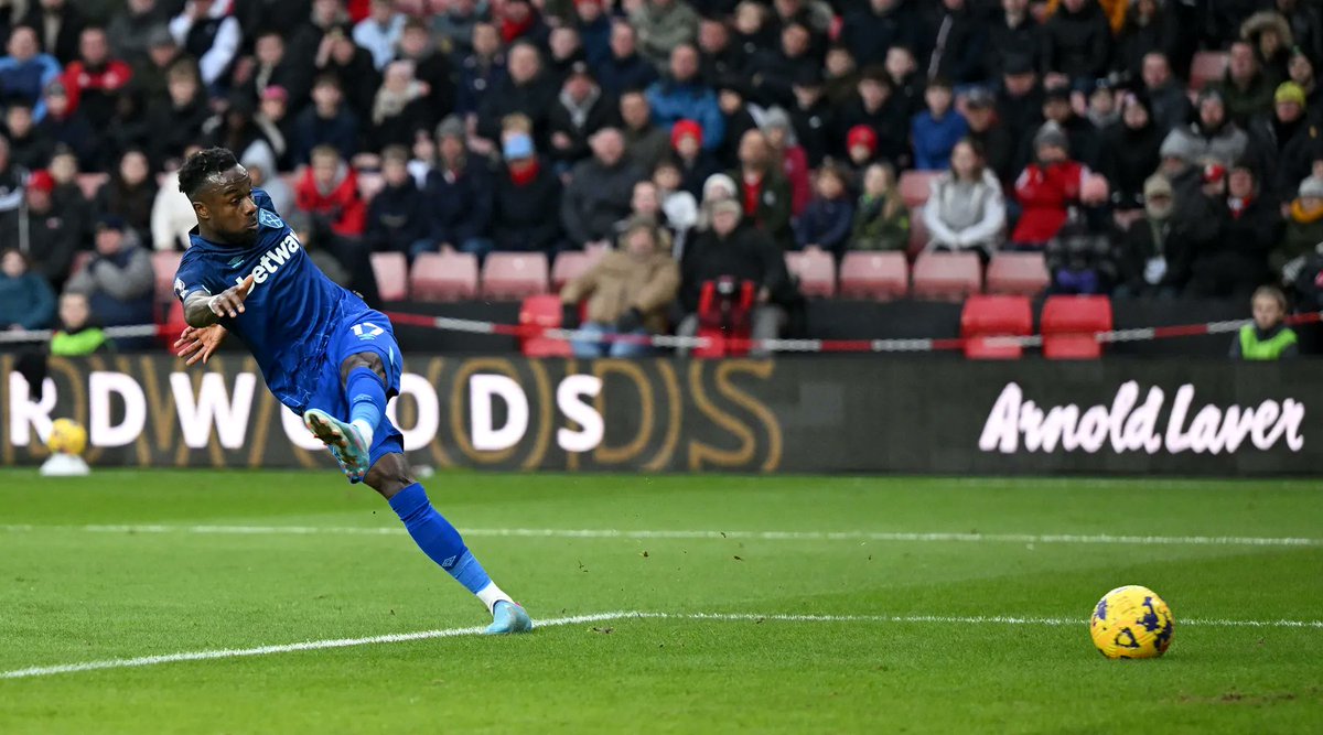 SakdaBuungau's tweet photo. 28" Goal!!!!!
Sheffield United 0 - 1 West Ham United Maxwel Cornet (West Ham United) left footed shot #PremierLeague #SheffUTD #WestHam #Auaction #บังอู๋ครีเอท https://t.co/19t6WKIYep