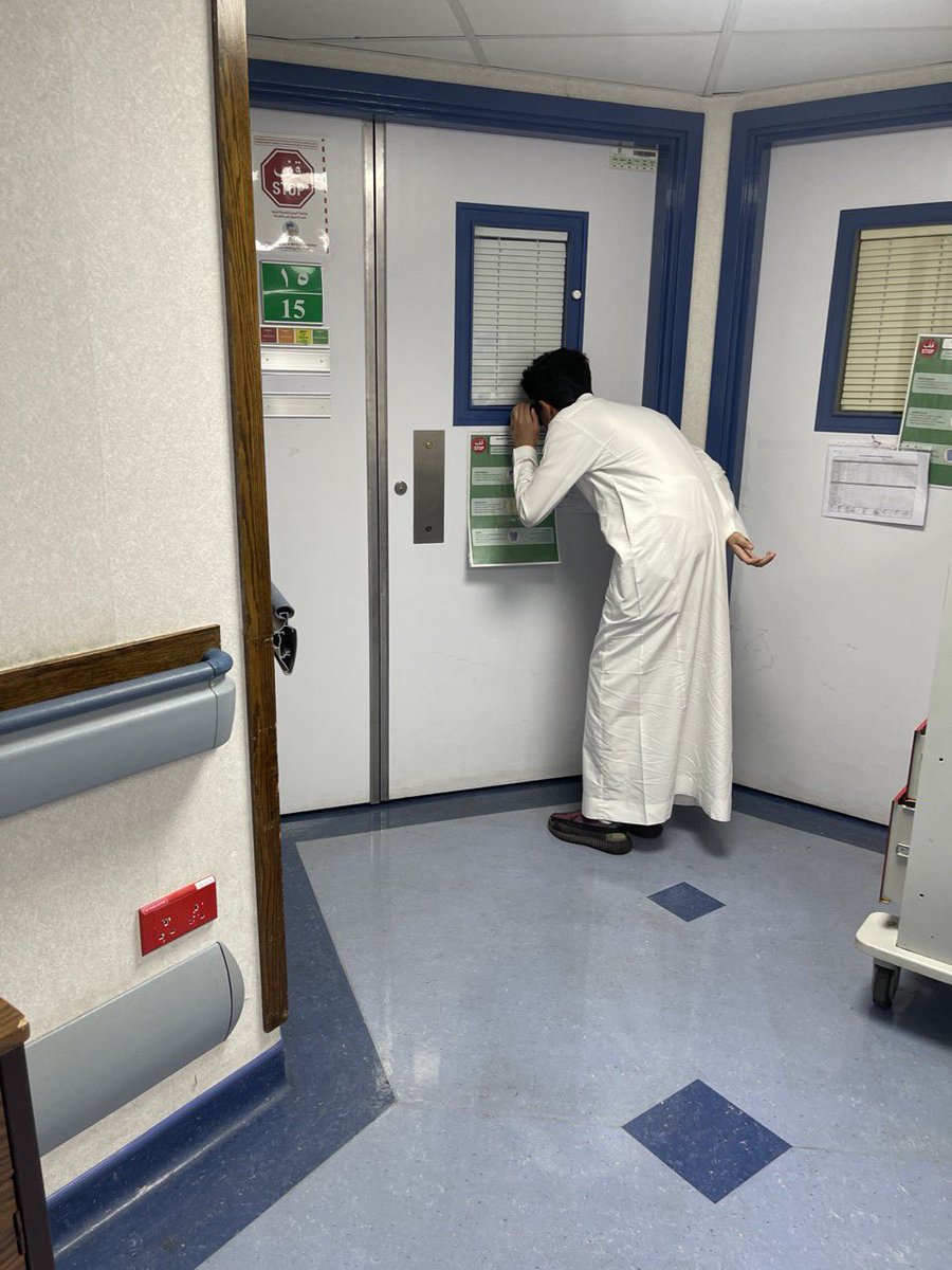 مُتجلِّد tweet media