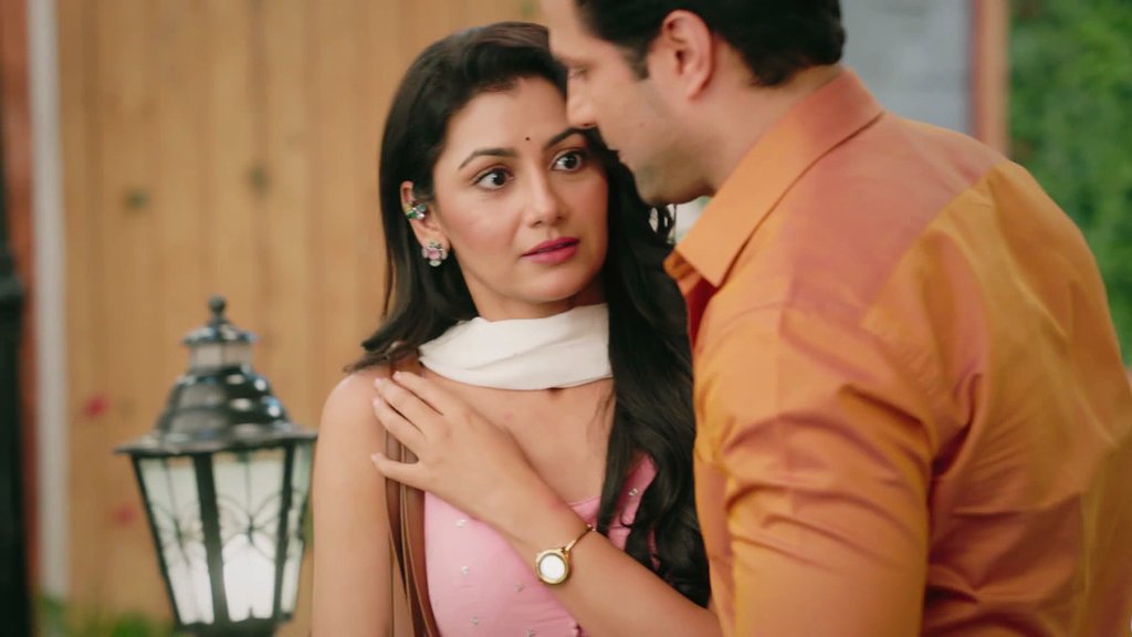 Itswarnali's tweet photo. No but Ammu's reaction was gold! 😂💀

Next time don't even dare! 😵‍💫
#SritiJha #ArjitTaneja #SriJit #Amruta #Virat #AmVira  #KaiseMujheTumMilGaye #KMTMG https://t.co/vmy41ALwoQ