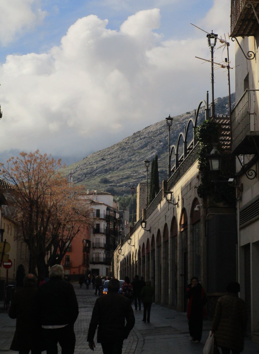 Vicmurillo2's tweet photo. Un día más maravillada con mi ciudad de acogida 
🫒🫶🏻
#Jaén https://t.co/royQdw14eC