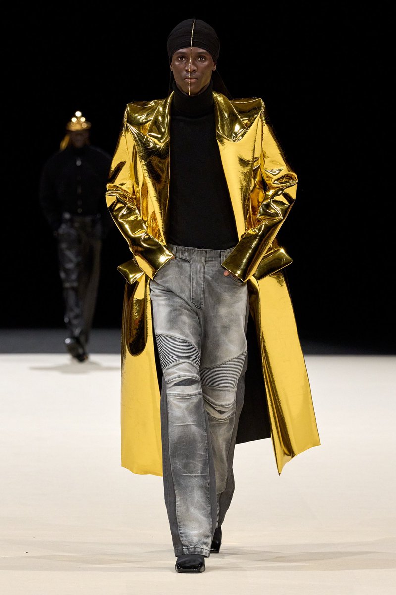 CoutureIsBeyond's tweet photo. Balmain Menswear F/W 2024 https://t.co/qup8yZC423