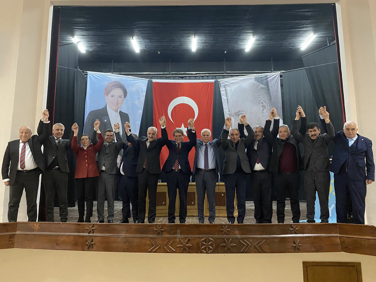 korayaydintr's tweet photo. İYİ Parti Genel Başkan Yardımcımız Sayın @sedataksakallii ile birlikte #Çankırı’daydık. 

Çankırı, Karabük, Bartın ve Kastamonu il başkanlarımız, yönetimlerimiz ve belediye başkan adaylarımızla birlikte Çankırı’da genişletilmiş il divan toplantımızı gerçekleştirdik. Dava arkadaşlarımızla ülke gündemi ve Partimizin açtığı üçüncü yol üzerine istişare ettik. 

İYİ Parti’nin ne şartlarda ve ne mücadelelerle kurulduğunu tekrar hatırladık. Bu demokrasi hikayesi geleceğimizin de teminatıdır. İYİ Parti, bir seçim için değil; Türkiye’nin geleceği için “özübaşına” yerel seçimlere girecek ve kazanacaktır. 

Toplantımıza katılan bütün dava arkadaşlarımıza, misafirperverlikler için Çankırı İl Başkanımız Sayın Aydın Akbaş ve teşkilatına teşekkür ediyorum.