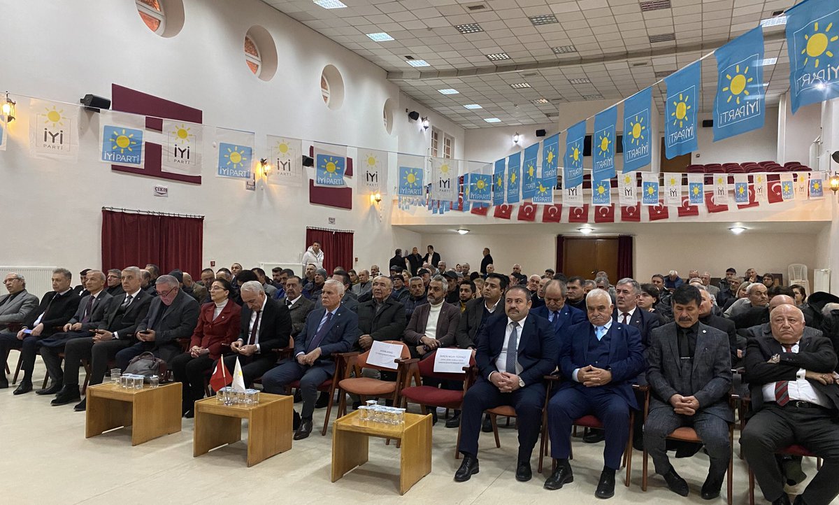 korayaydintr's tweet photo. İYİ Parti Genel Başkan Yardımcımız Sayın @sedataksakallii ile birlikte #Çankırı’daydık. 

Çankırı, Karabük, Bartın ve Kastamonu il başkanlarımız, yönetimlerimiz ve belediye başkan adaylarımızla birlikte Çankırı’da genişletilmiş il divan toplantımızı gerçekleştirdik. Dava arkadaşlarımızla ülke gündemi ve Partimizin açtığı üçüncü yol üzerine istişare ettik. 

İYİ Parti’nin ne şartlarda ve ne mücadelelerle kurulduğunu tekrar hatırladık. Bu demokrasi hikayesi geleceğimizin de teminatıdır. İYİ Parti, bir seçim için değil; Türkiye’nin geleceği için “özübaşına” yerel seçimlere girecek ve kazanacaktır. 

Toplantımıza katılan bütün dava arkadaşlarımıza, misafirperverlikler için Çankırı İl Başkanımız Sayın Aydın Akbaş ve teşkilatına teşekkür ediyorum.