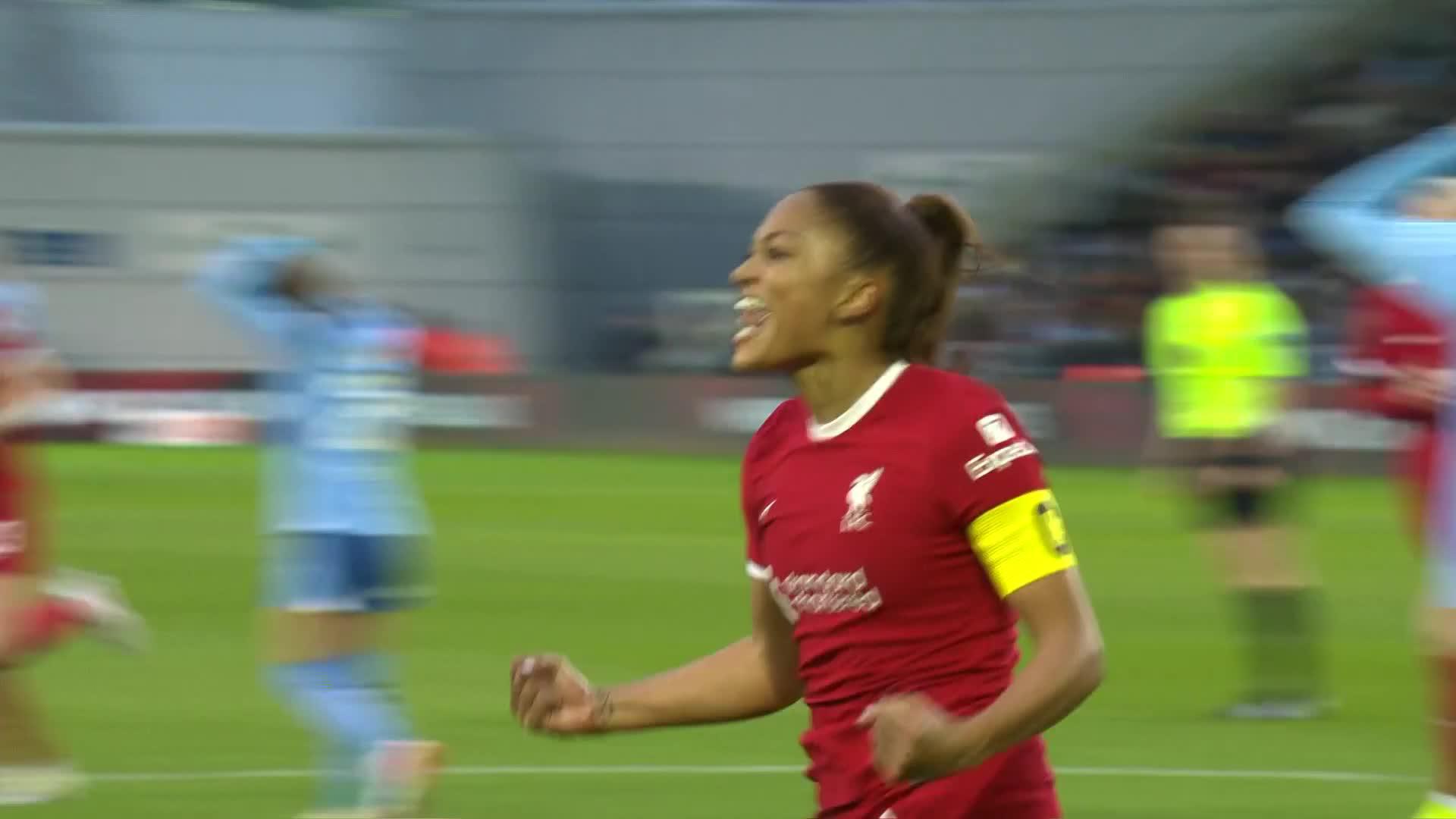 An unbelievable finish from @taylorhinds_ 🚀#BarclaysWSL @LiverpoolFCW