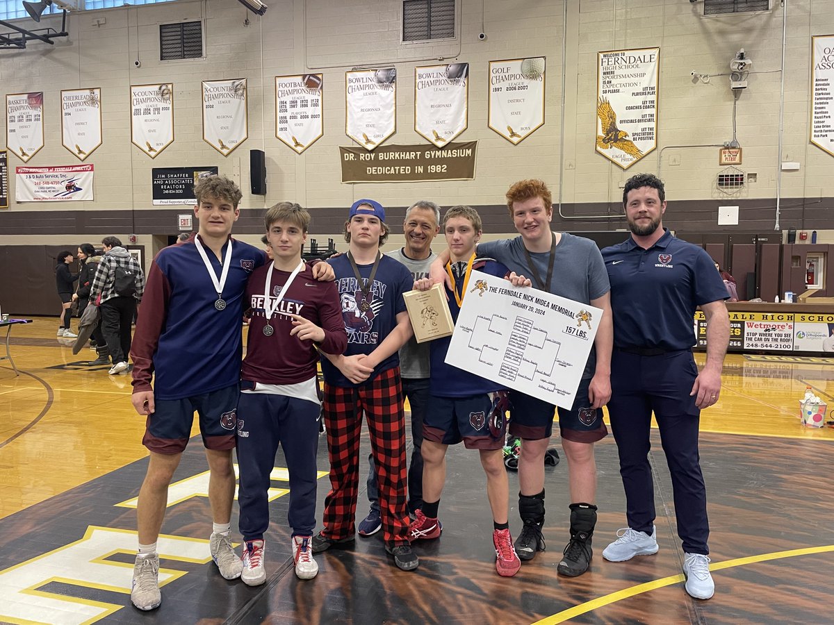 Boys Varsity placed 4th at Ferndale. Tyson Danescu earns upper weight MVP with 5 pins on his way to 1st. Seniors Thomas Dauphin &amp; Elliot Hoff  placed second, senior Nathan Marutz &amp; sophomore Brandon Levine placed 3rd &amp; Sophomore Ben Bullock placed 4th.
GO BEARS!