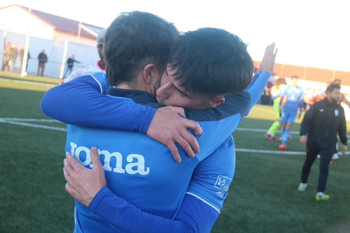 CD_Illescas's tweet photo. Todo llega para el que sabe esperar ⚽️⚪️

🔛 Primer gol para @Jorge10Borona 🔛

#VamosIllescas https://t.co/gNK6AATg0u