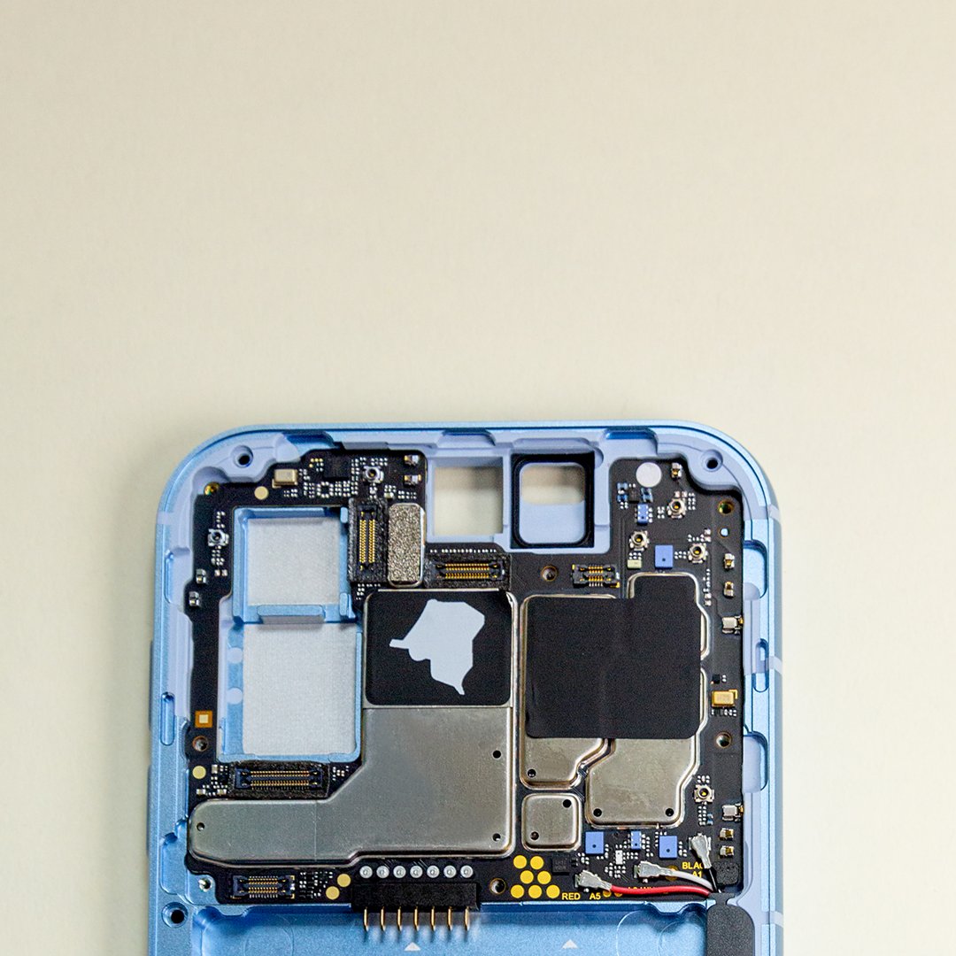 Fairphone's tweet image. Next Thursday, we&apos;re dropping the #Fairphone 5 schematics 💥 
But what&apos;s that?... think of them as blueprints revealing how all the phone parts connect and function, which is useful for repairs 🪛 Transparency is within our values and sharing #schematics is an extension of that!