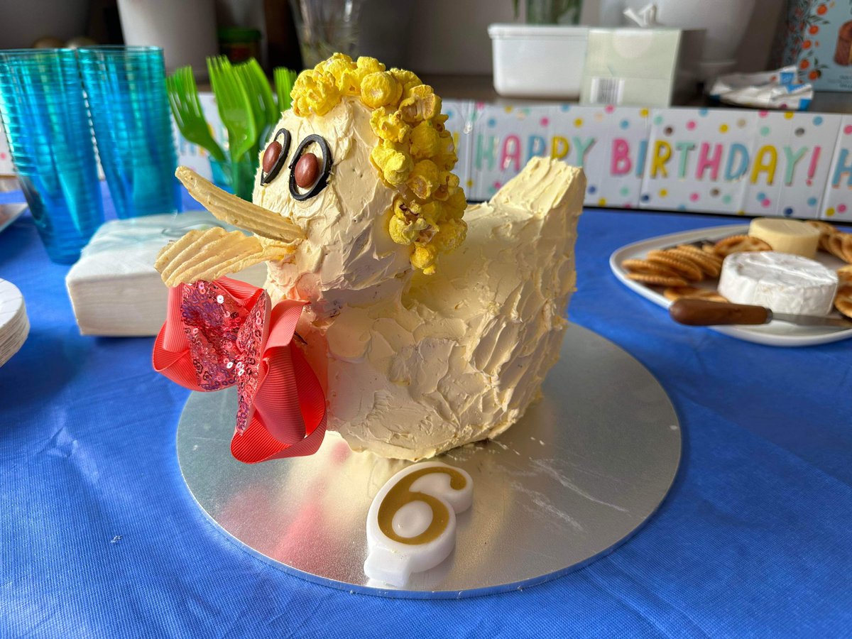 JTowne7's tweet photo. From the Womenโs Weekly to @OfficialBlueyTV the Mrs made a elite duck cake for my sons birthday today
#duckcake #bluey #womensweekly @blueypodcast https://t.co/OPunPLfLNW